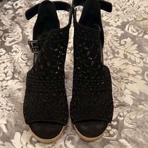 Marc Fisher Sandals